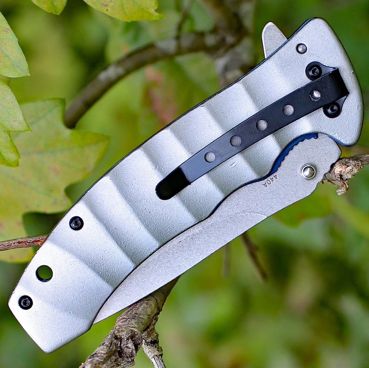 Boker Magnum 01RY199 Blue Drop, 3.7" 440A Plain Blade, Gray Aluminium Handle - Image 4